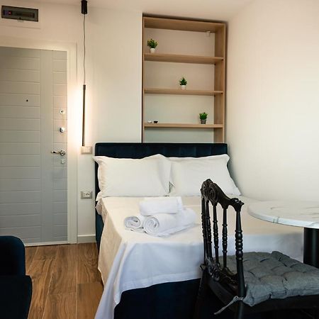 Cozy And Chic Studio Apartment Tirana Exterior photo